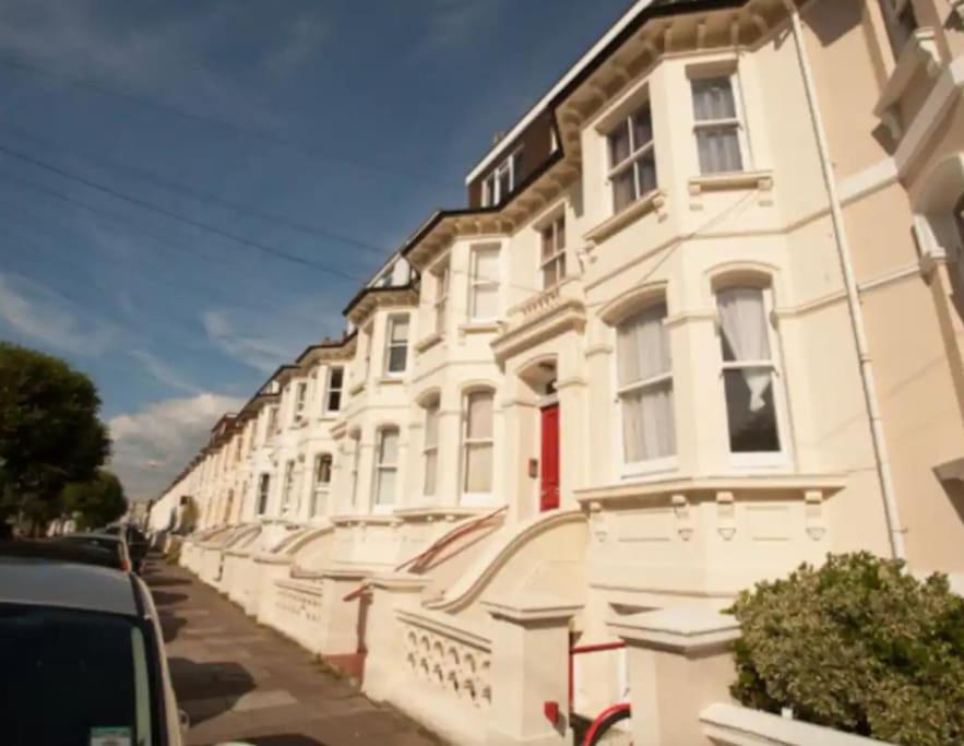 Sunny Seaside Sanctuary - Two Bedroom Apartment Brighton Eksteriør bilde