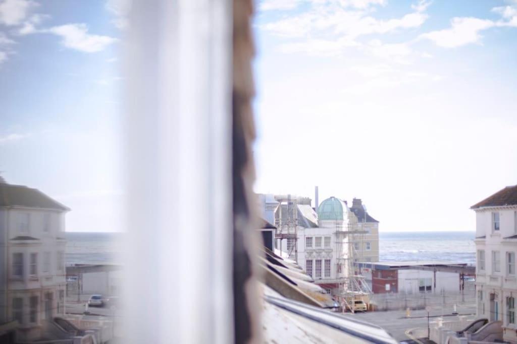 Sunny Seaside Sanctuary - Two Bedroom Apartment Brighton Eksteriør bilde
