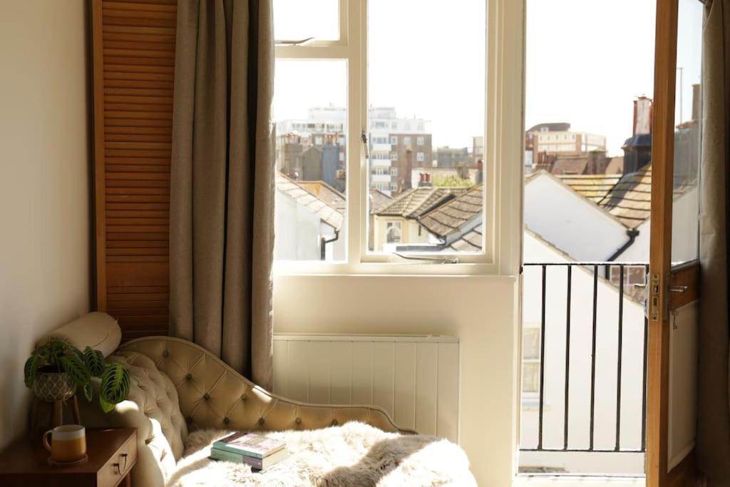 Sunny Seaside Sanctuary - Two Bedroom Apartment Brighton Eksteriør bilde
