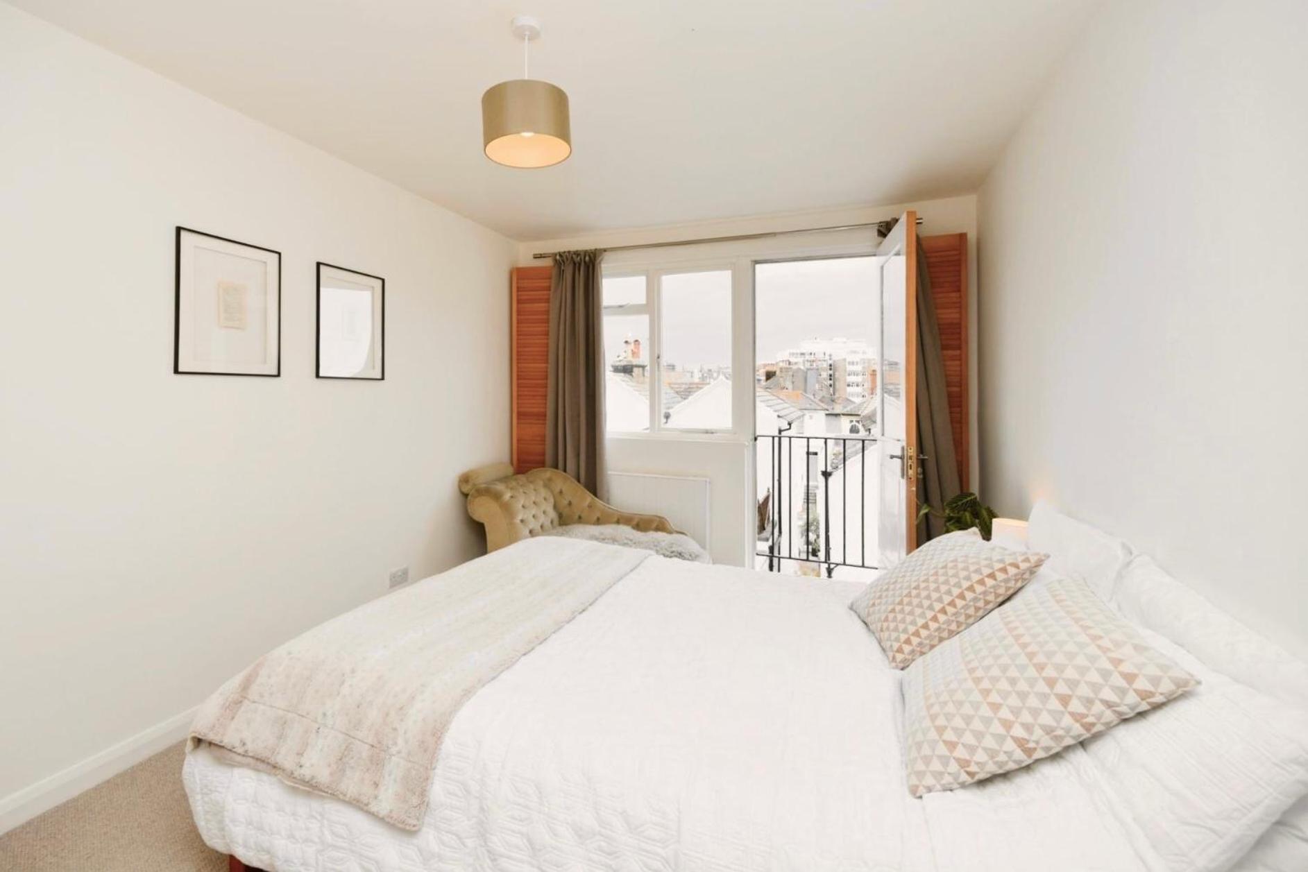 Sunny Seaside Sanctuary - Two Bedroom Apartment Brighton Eksteriør bilde